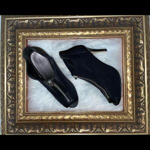 Black ankle boots with open toe Adrienne Vittadini like new worn once.